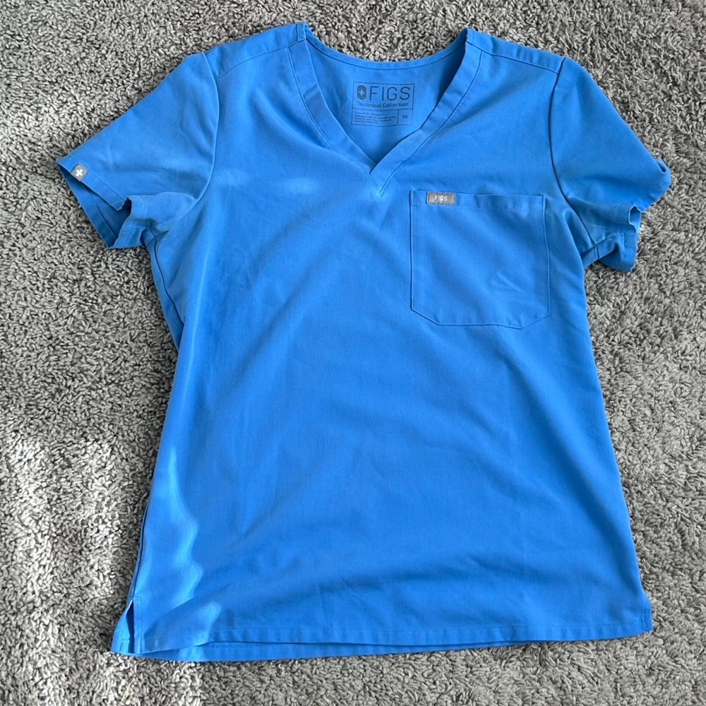 XS Figs scrub top- ceil blue